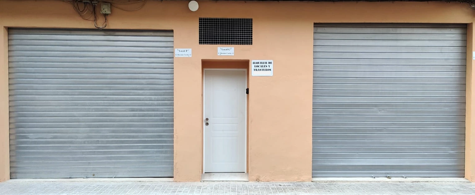 Entrada de almacén industrial